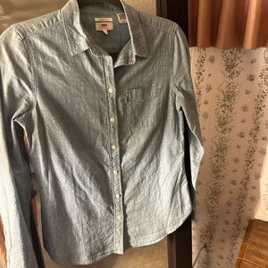 Levis button down light denim shirt